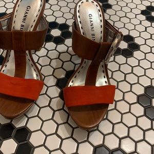 Gianni Bini size 6 platform sandal